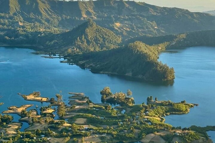 Wenchi crater lake tour